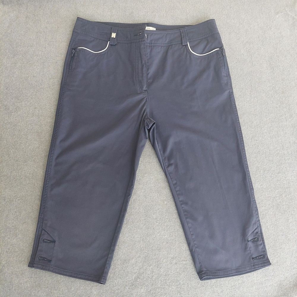 Green Lamb Navy Blue Performance Golf Capris – Size US 8